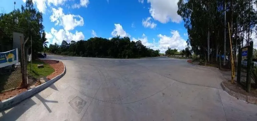 Pátio de concreto e pavimento asfáltico